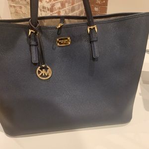 Big Michael Kors tote, used less than 5 times.